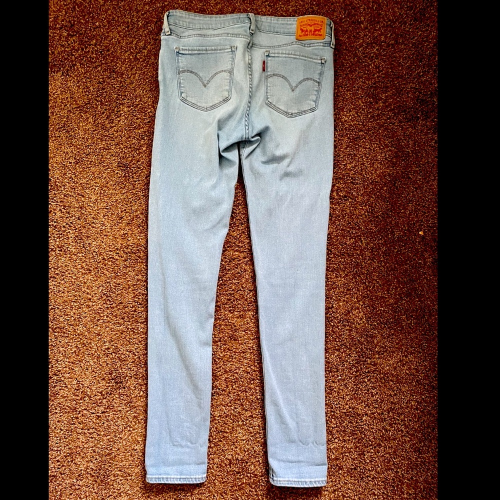 Levi’s 711 Skinny Jean W/27